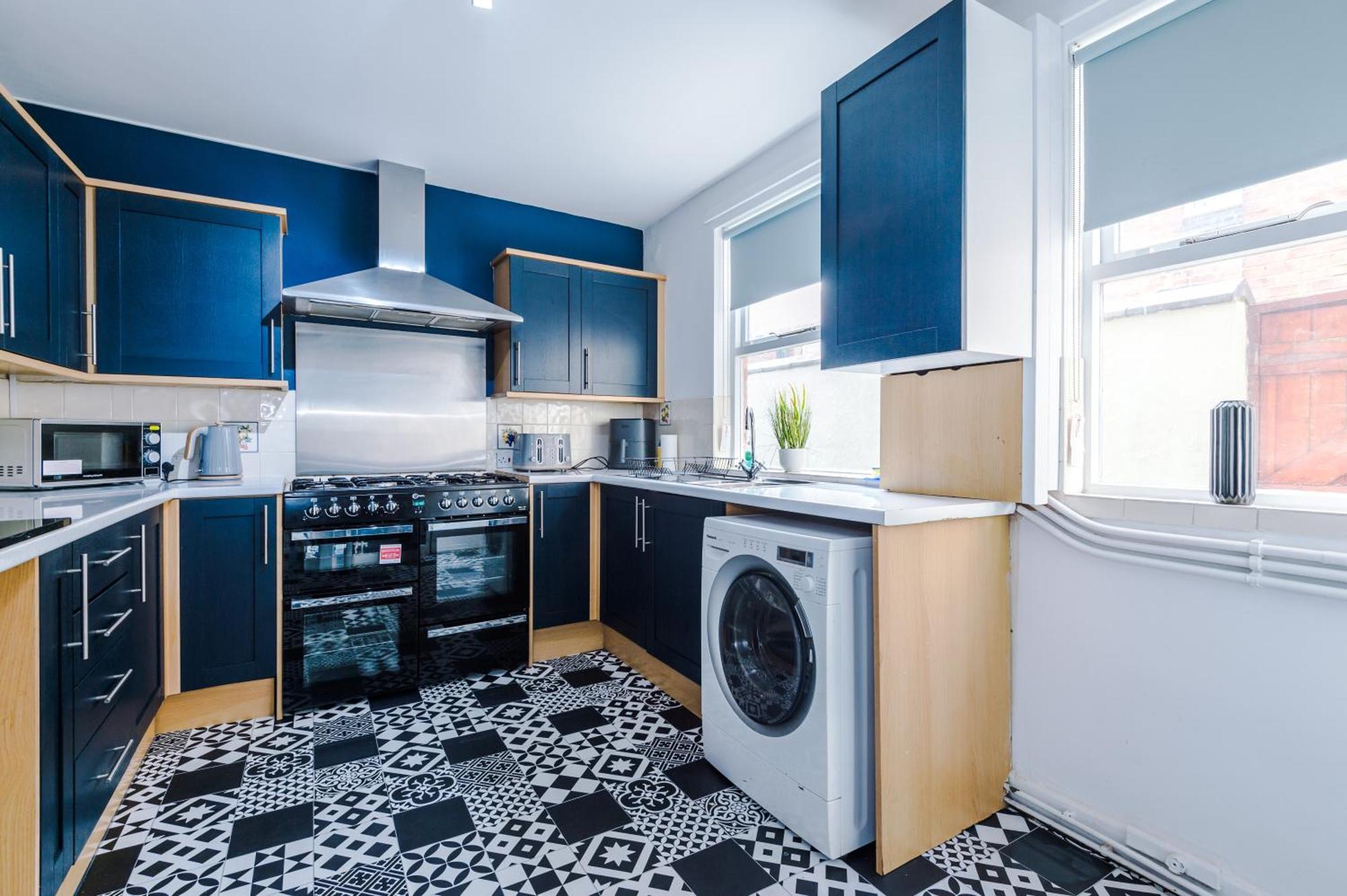 Large 7 Bedroom Town House In Chester City Centre Bagian luar foto