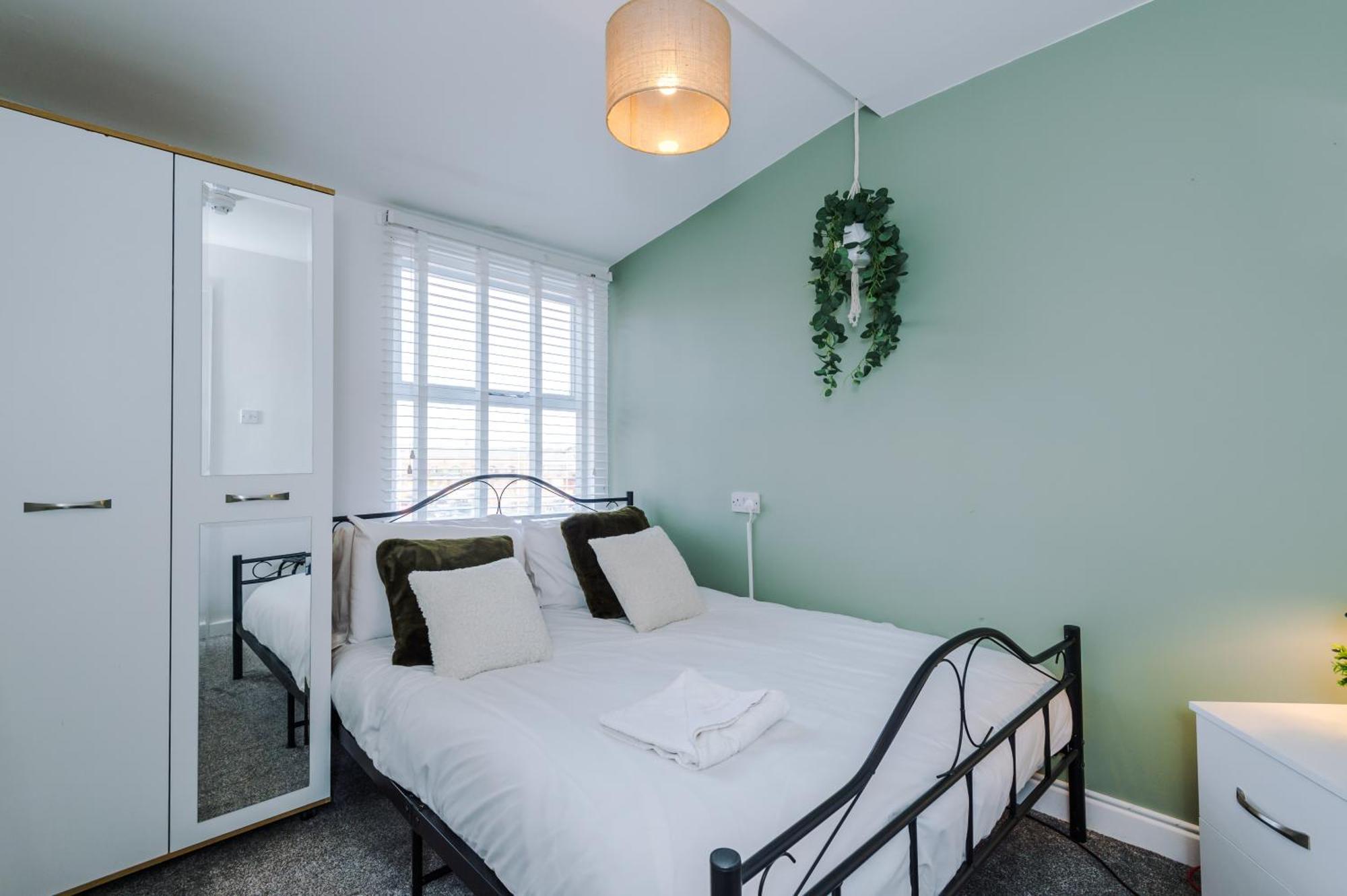 Large 7 Bedroom Town House In Chester City Centre Bagian luar foto