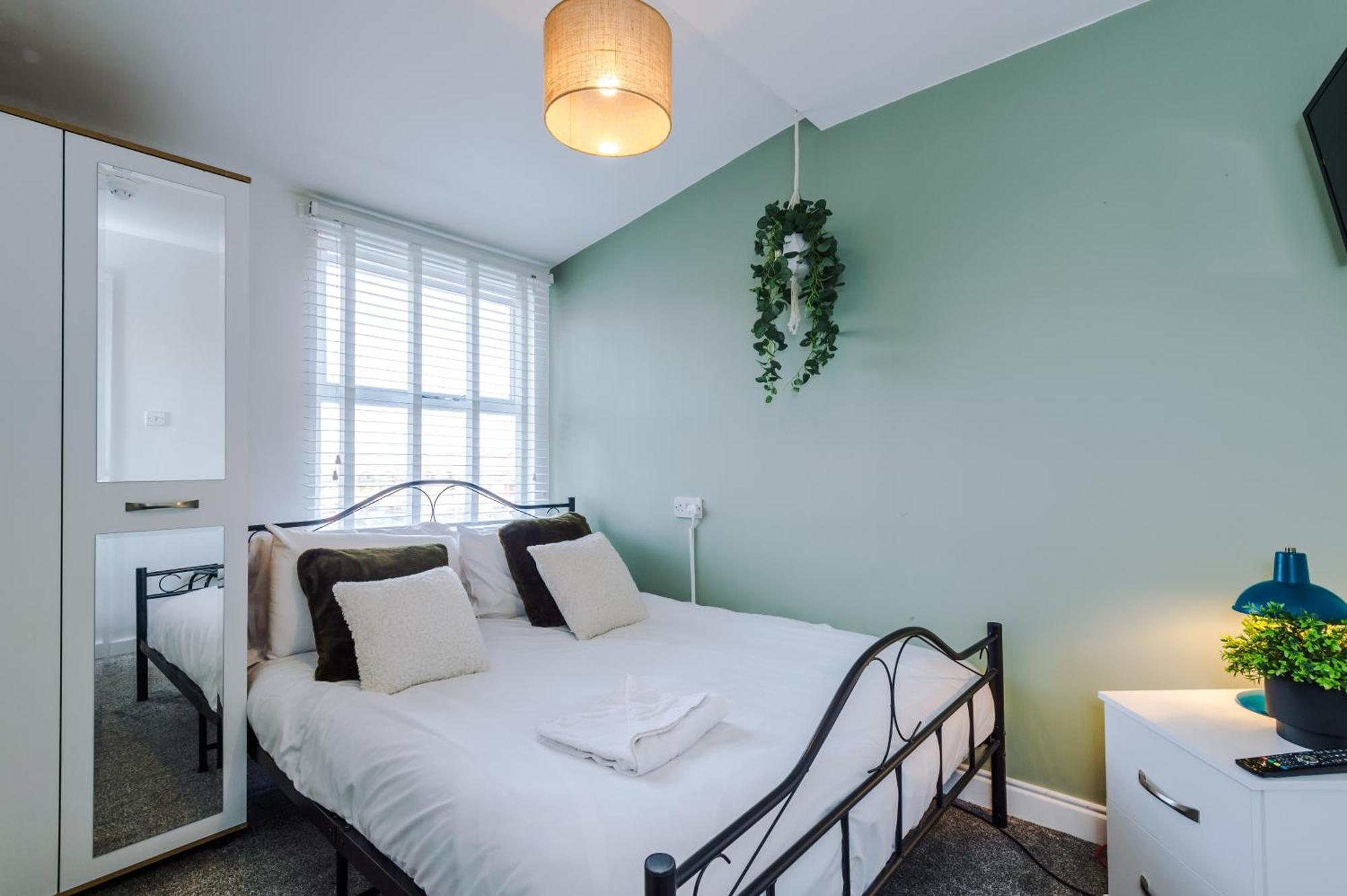 Large 7 Bedroom Town House In Chester City Centre Bagian luar foto